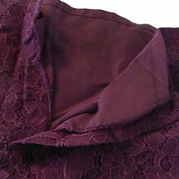 COPY - Banana Republic burgundy lace skirt. - Picture 4 of 5